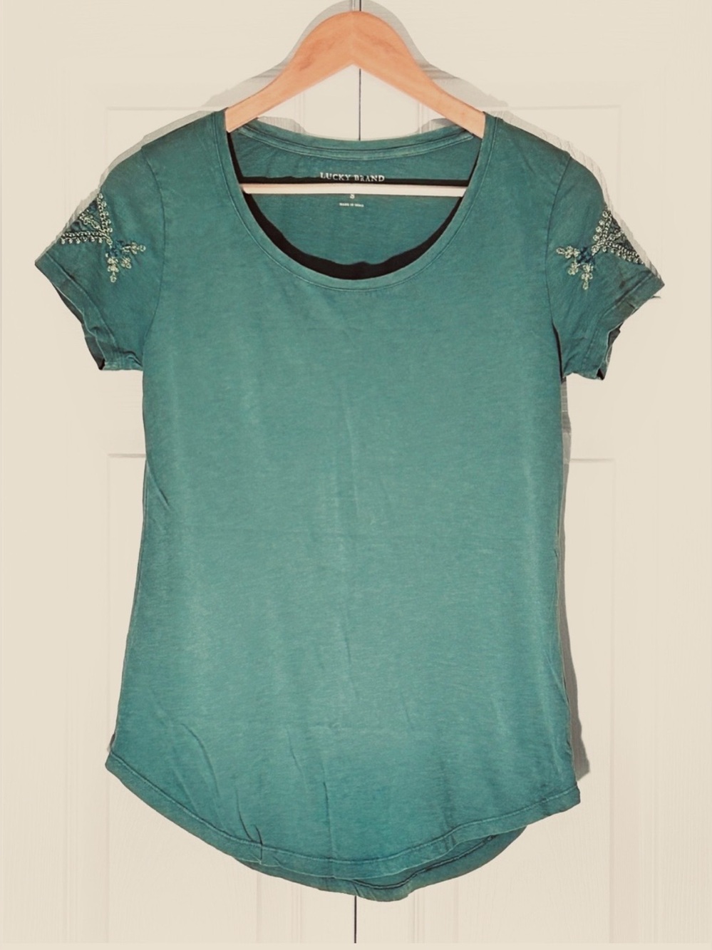 Women’s Lucky Brand Green Embroidered Short Sleeve Scoop Neck Tee, Small